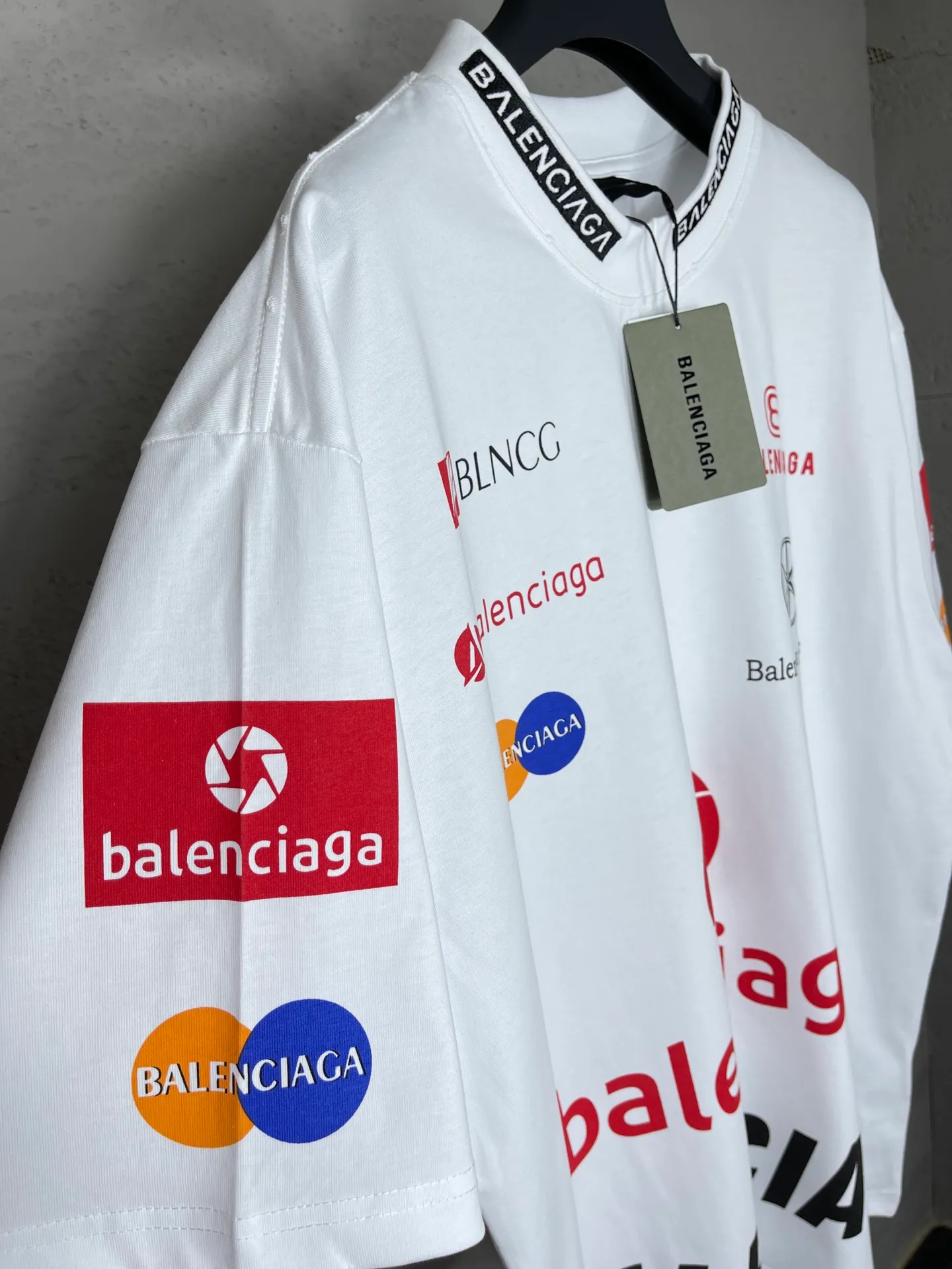 【 . Quality】BALENCI*GA/ BALENCI*GA#2024 New Arrival， Lo GOClassic T . 。 Authentic 。 ！ ZP . 260 ， . . . . Color Change。 。 ， ， ， ， ， OS . Same Style ：BL 223206 ：White， Blue Size：XS L